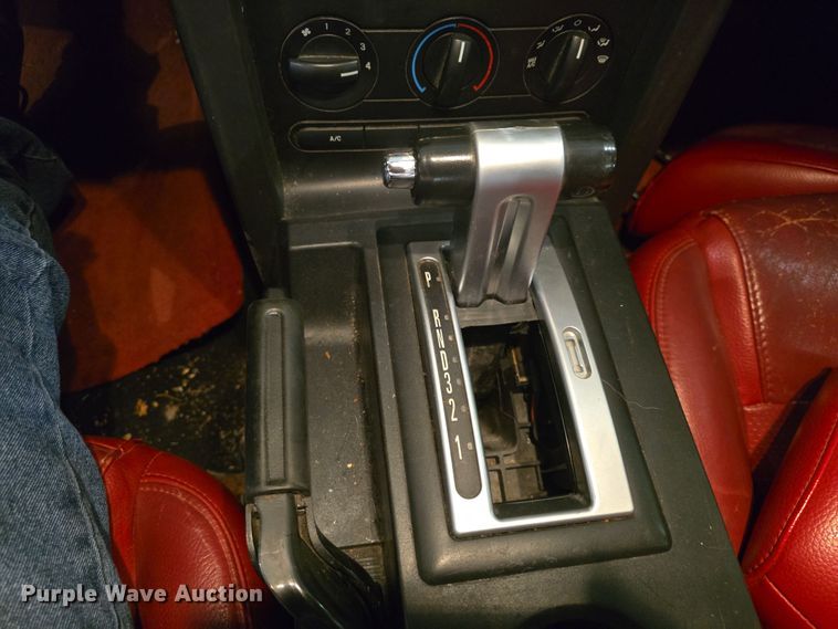 image for item DO7786 2005 Ford Mustang 