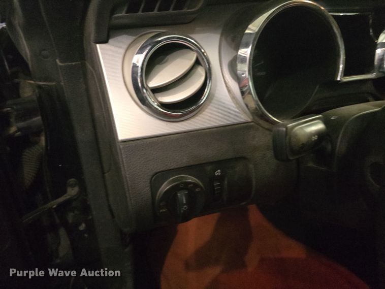 image for item DO7786 2005 Ford Mustang 