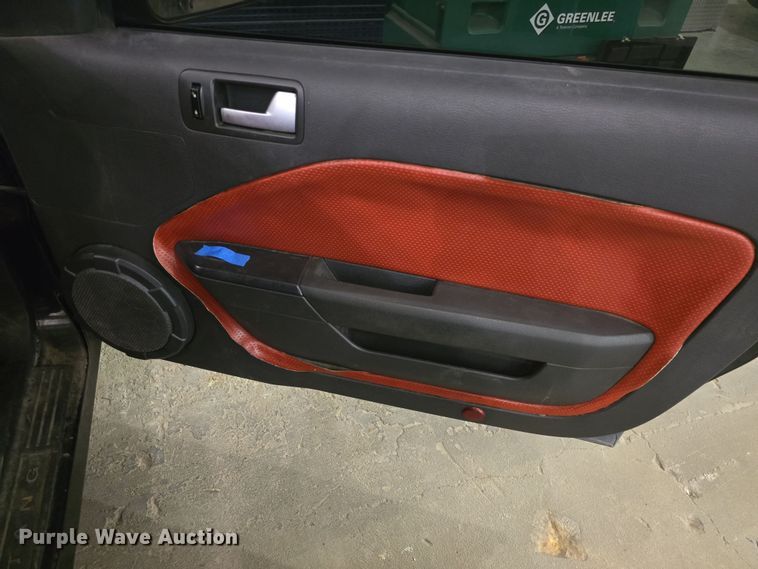 image for item DO7786 2005 Ford Mustang 