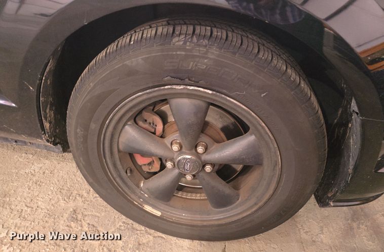 image for item DO7786 2005 Ford Mustang 