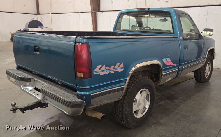 image for item DO7787 1994 Chevrolet Cheyenne K1500 pickup truck