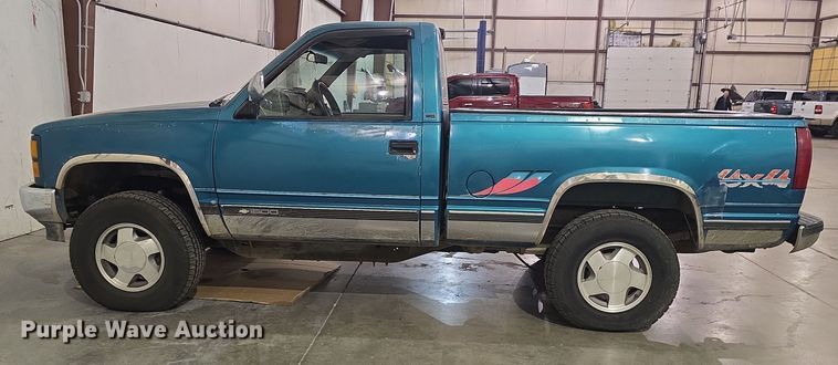 image for item DO7787 1994 Chevrolet Cheyenne K1500 pickup truck