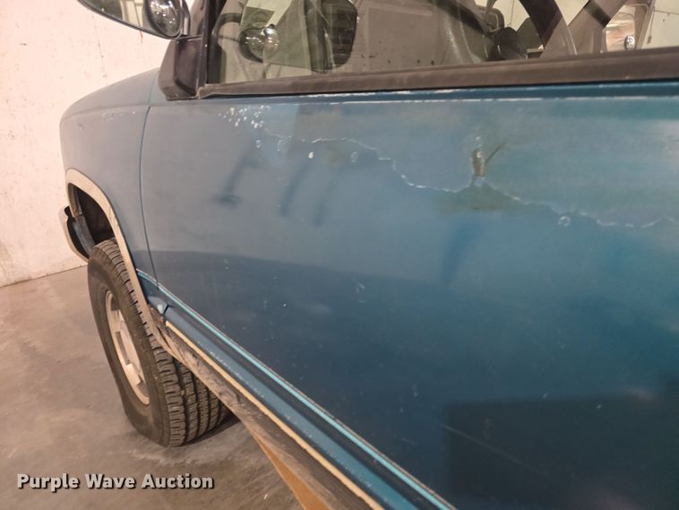 image for item DO7787 1994 Chevrolet Cheyenne K1500 pickup truck