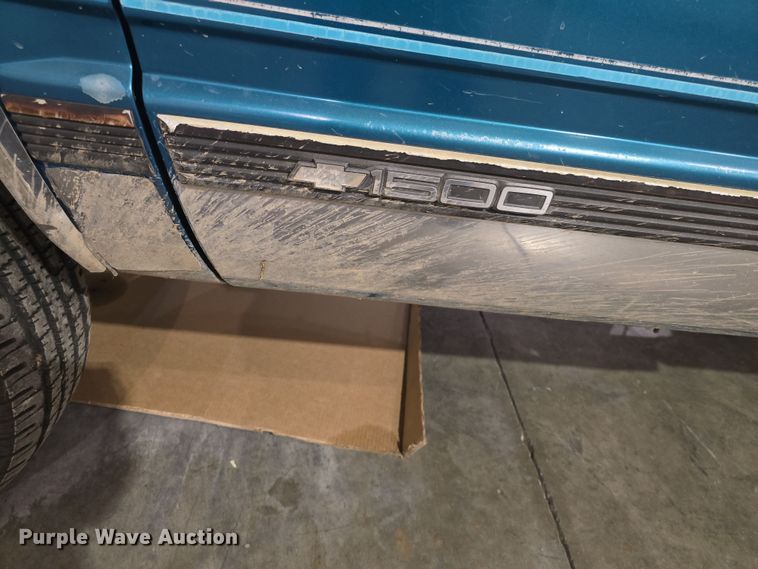 image for item DO7787 1994 Chevrolet Cheyenne K1500 pickup truck