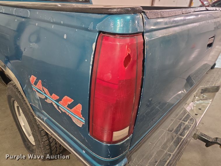 image for item DO7787 1994 Chevrolet Cheyenne K1500 pickup truck