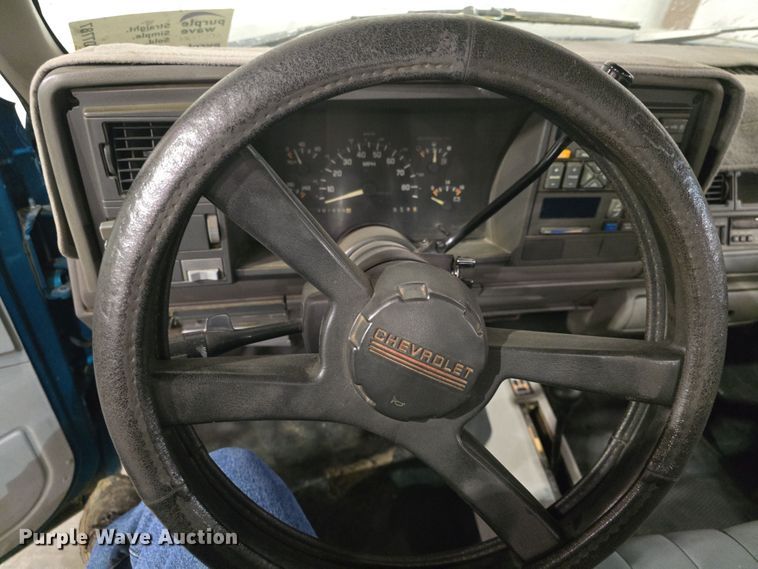 image for item DO7787 1994 Chevrolet Cheyenne K1500 pickup truck