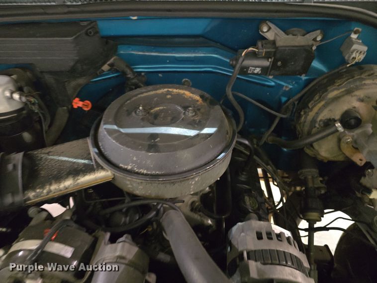 image for item DO7787 1994 Chevrolet Cheyenne K1500 pickup truck