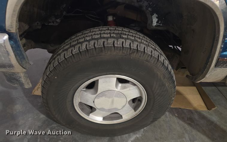 image for item DO7787 1994 Chevrolet Cheyenne K1500 pickup truck