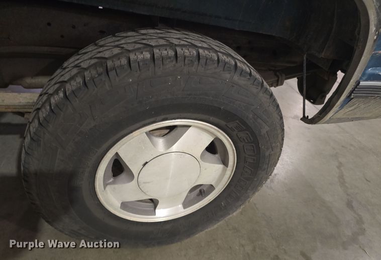 image for item DO7787 1994 Chevrolet Cheyenne K1500 pickup truck