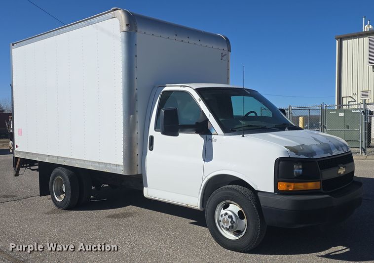 image for item DO7809 2012 Chevrolet Express 3500 box truck