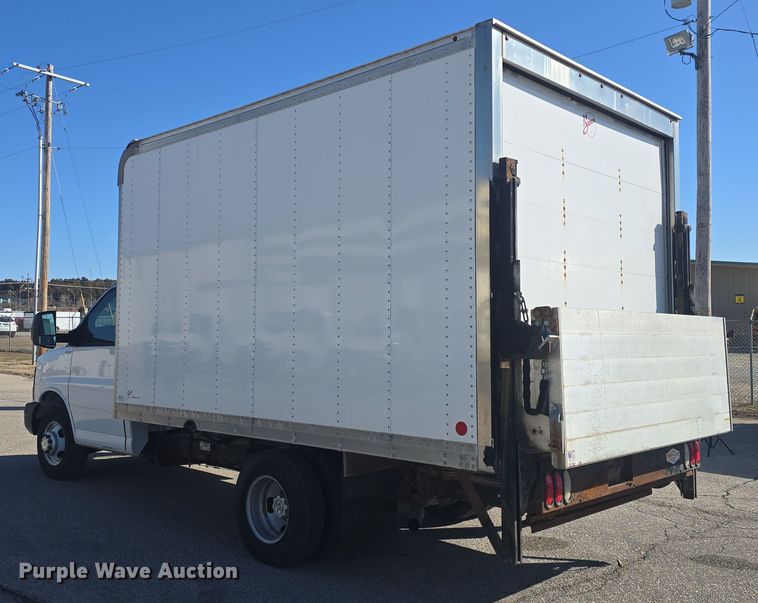 image for item DO7809 2012 Chevrolet Express 3500 box truck
