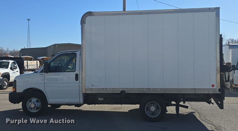 image for item DO7809 2012 Chevrolet Express 3500 box truck