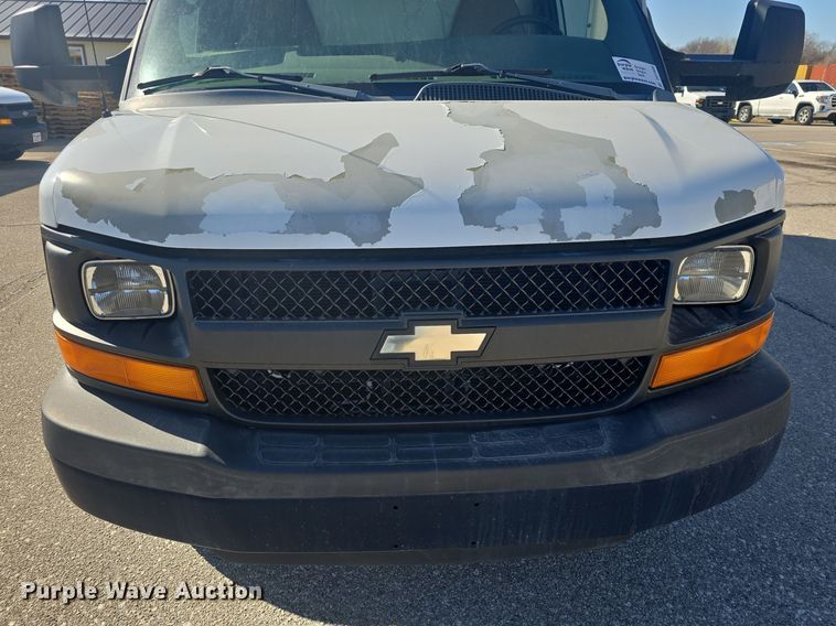 image for item DO7809 2012 Chevrolet Express 3500 box truck