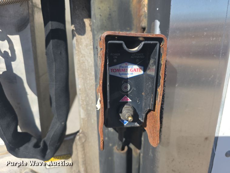 image for item DO7809 2012 Chevrolet Express 3500 box truck