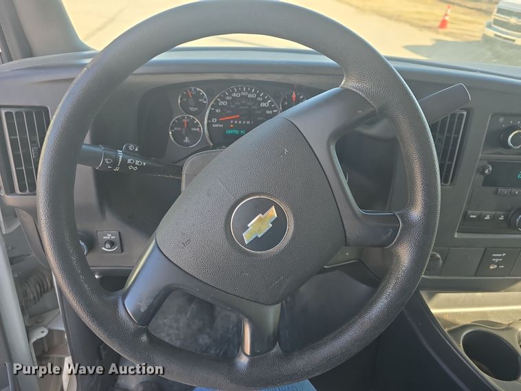 image for item DO7809 2012 Chevrolet Express 3500 box truck