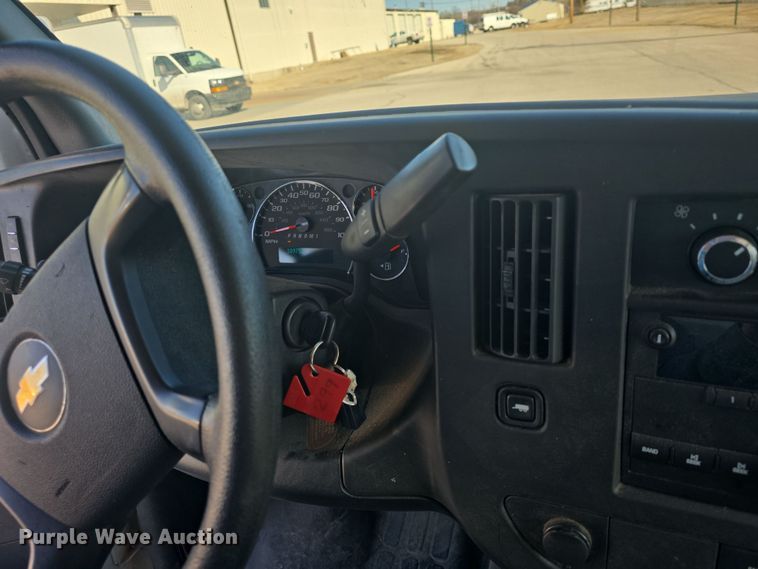 image for item DO7809 2012 Chevrolet Express 3500 box truck