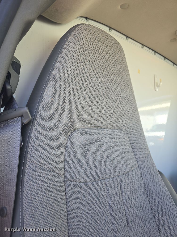 image for item DO7809 2012 Chevrolet Express 3500 box truck