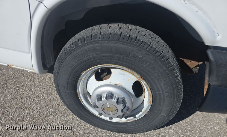 image for item DO7809 2012 Chevrolet Express 3500 box truck