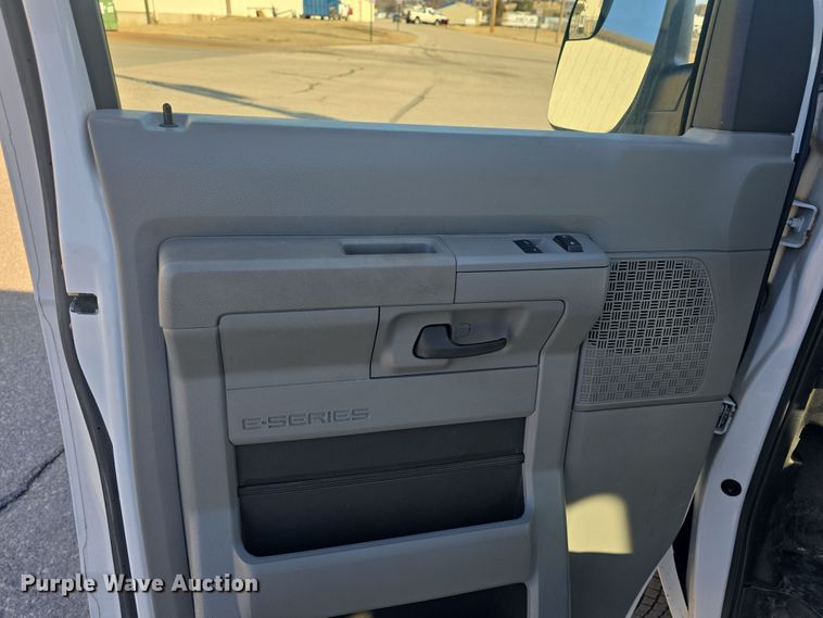 image for item DO7811 2014 Ford E150 van