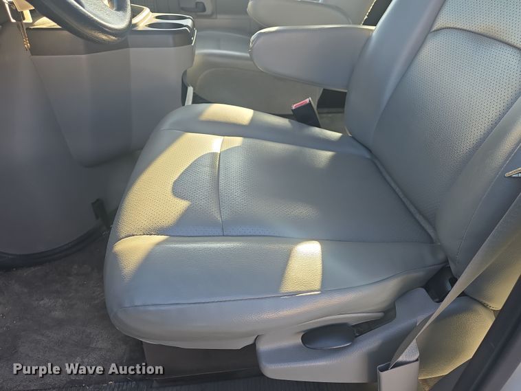 image for item DO7811 2014 Ford E150 van