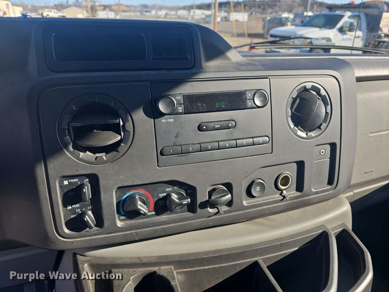 image for item DO7811 2014 Ford E150 van