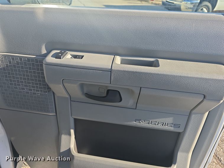 image for item DO7812 2014 Ford E150  van