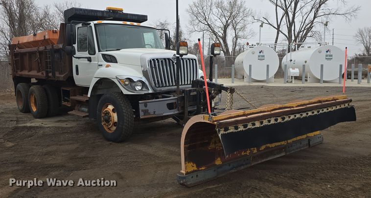 image for item DO7817 2008 International WorkStar 7400 dump truck