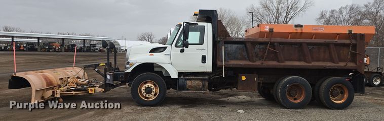image for item DO7817 2008 International WorkStar 7400 dump truck