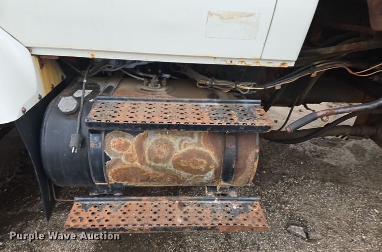 image for item DO7817 2008 International WorkStar 7400 dump truck