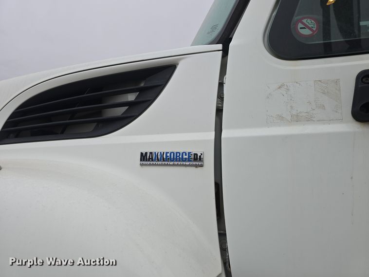 image for item DO7817 2008 International WorkStar 7400 dump truck