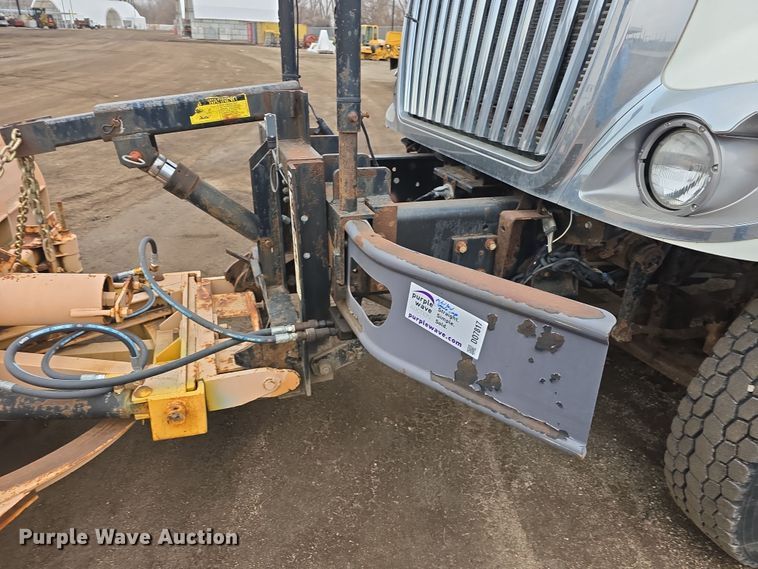 image for item DO7817 2008 International WorkStar 7400 dump truck