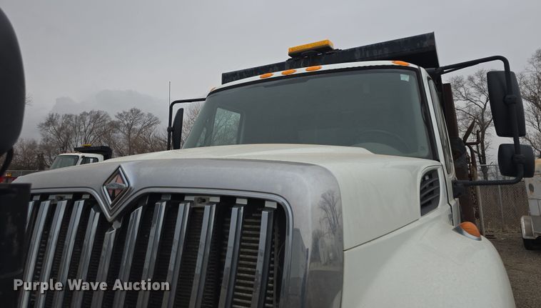 image for item DO7817 2008 International WorkStar 7400 dump truck