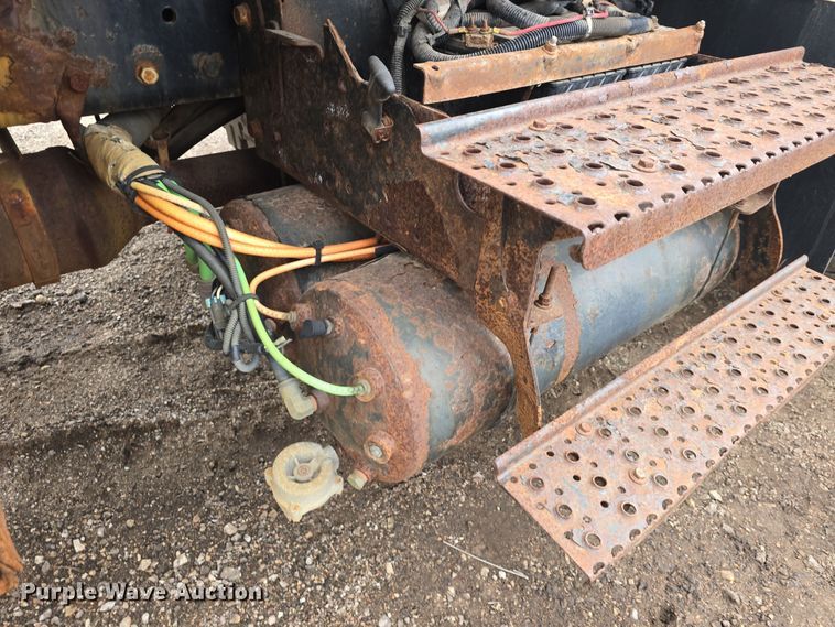 image for item DO7817 2008 International WorkStar 7400 dump truck