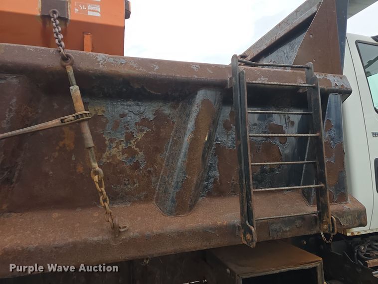 image for item DO7817 2008 International WorkStar 7400 dump truck