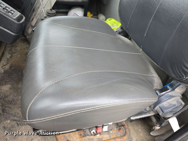 image for item DO7817 2008 International WorkStar 7400 dump truck