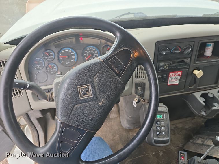 image for item DO7817 2008 International WorkStar 7400 dump truck