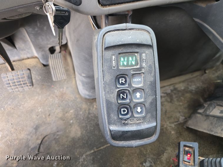 image for item DO7817 2008 International WorkStar 7400 dump truck