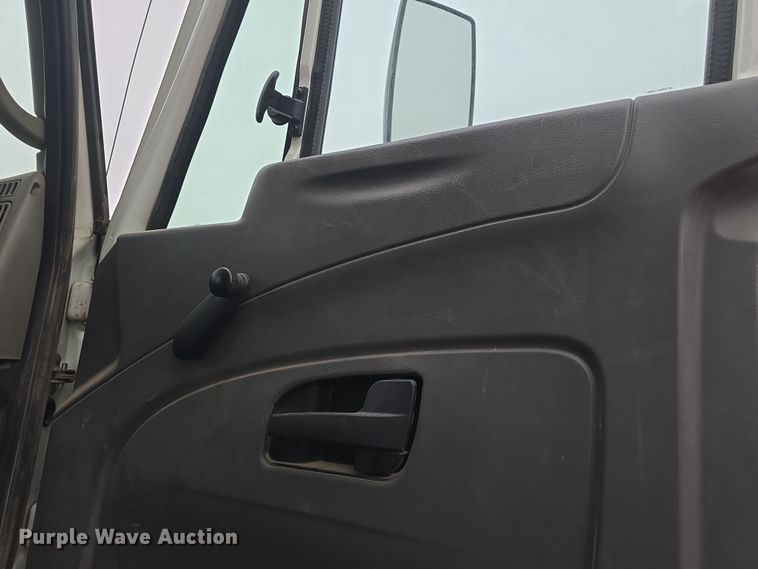 image for item DO7817 2008 International WorkStar 7400 dump truck