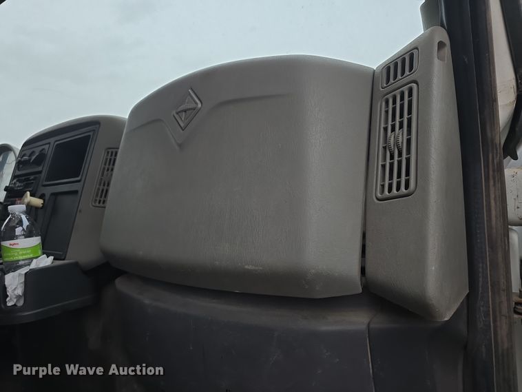 image for item DO7817 2008 International WorkStar 7400 dump truck