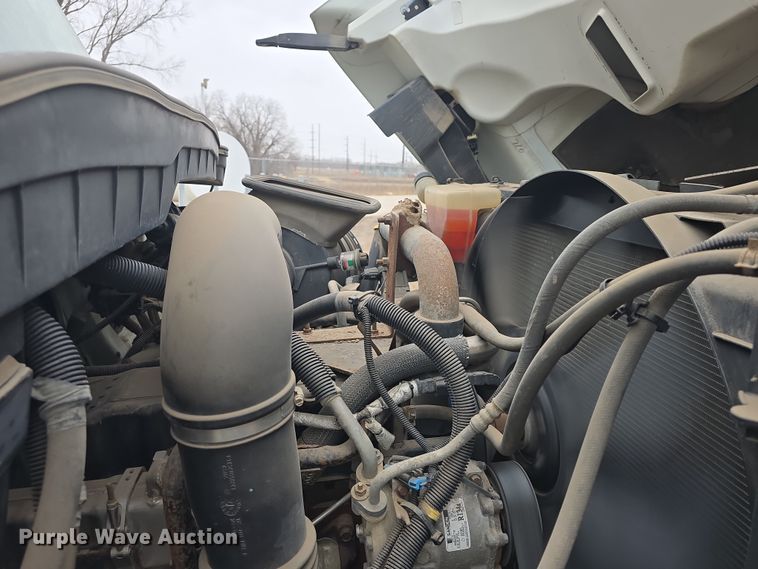 image for item DO7817 2008 International WorkStar 7400 dump truck