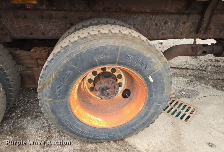 image for item DO7817 2008 International WorkStar 7400 dump truck