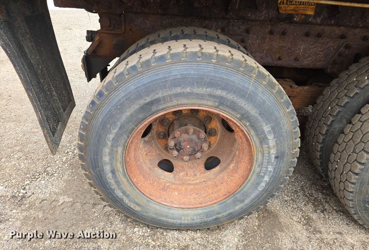 image for item DO7817 2008 International WorkStar 7400 dump truck