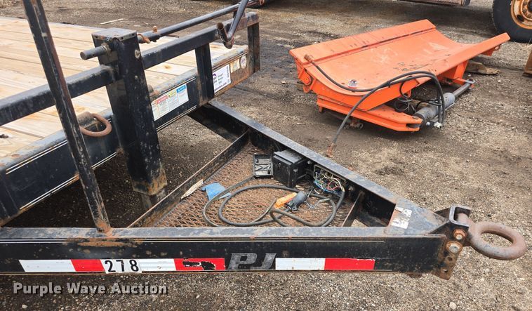 image for item DO7820 2014 PJ CC202 equipment trailer