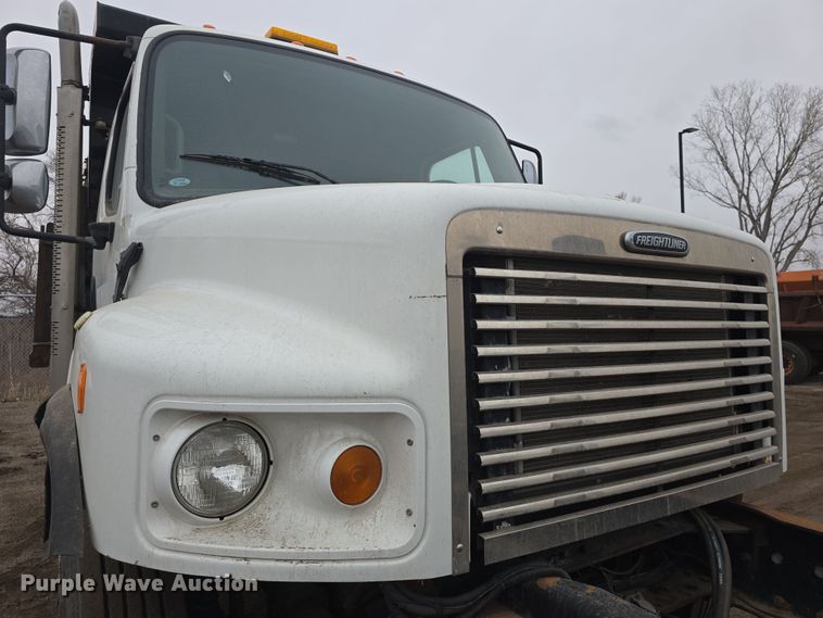 image for item DO7822 2008 Freightliner  Business Class M2 dump truck