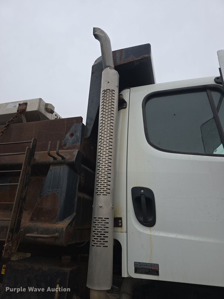 image for item DO7822 2008 Freightliner  Business Class M2 dump truck