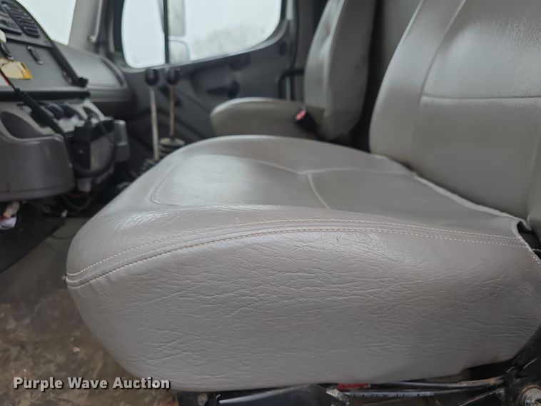 image for item DO7822 2008 Freightliner  Business Class M2 dump truck