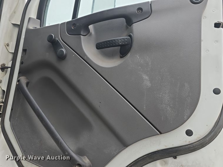 image for item DO7822 2008 Freightliner  Business Class M2 dump truck