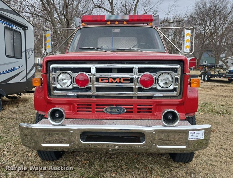 image for item DO7824 1987 GMC Sierra 7000 pumper fire truck