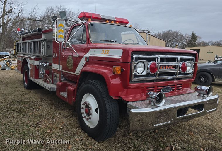 image for item DO7824 1987 GMC Sierra 7000 pumper fire truck