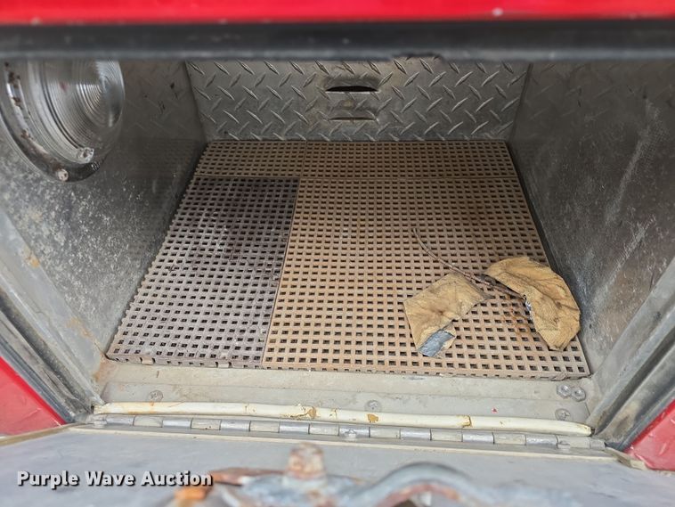 image for item DO7824 1987 GMC Sierra 7000 pumper fire truck